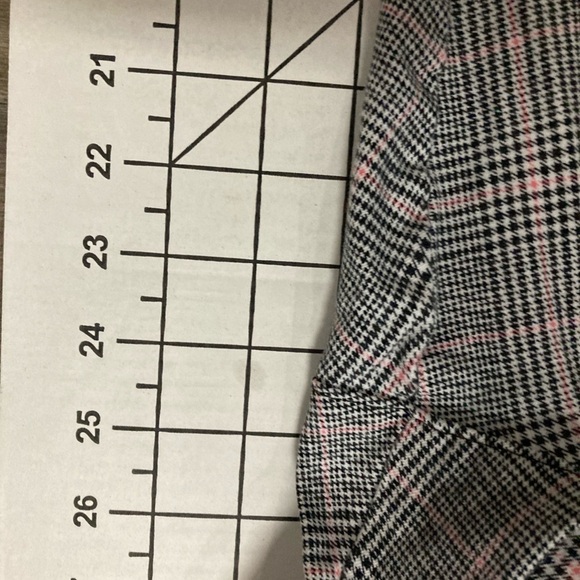 Old Navy Women’s Size 16 Black/White/Pink Pixie Ankle Pants - Picture 8 of 8